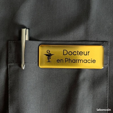 Badge porte nom personnalisé